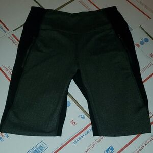 Old Navy Medium Black and Gray Yoga Pants